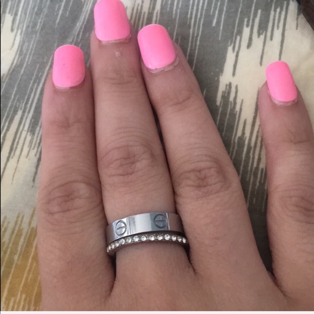 ‼️RESTOCKED‼️UNISEX love ring screw ring - Picture 2 of 5